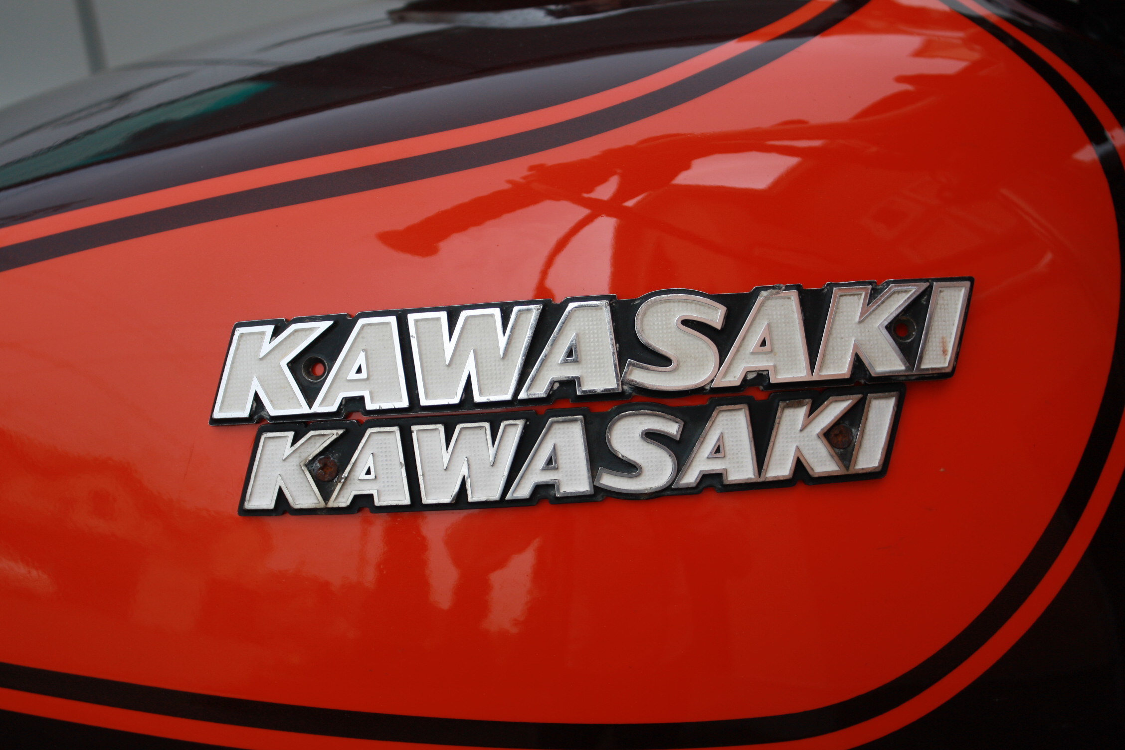 カワサキ kawasaki タンクエンブレム ロングピッチ Z1 Z2 Z1R